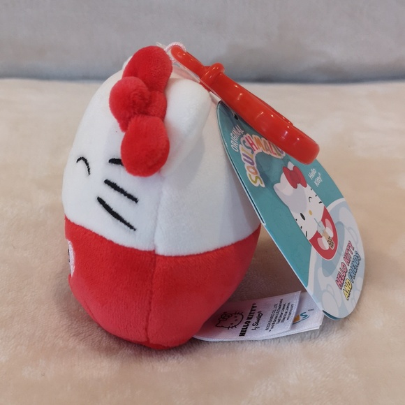 Squishmallow clip Hello Kitty drinking bubble tea - Picture 2 of 6